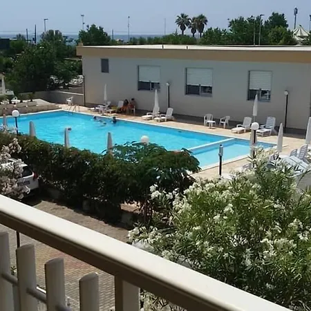 Ex Colonia Marina Pool * ベルナルダ