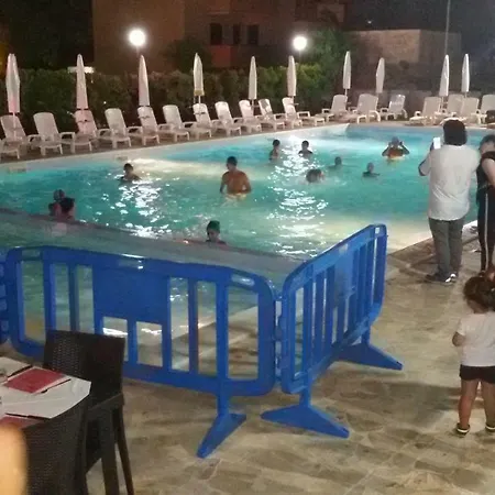 Ex Colonia Marina Pool Lägenhetshotell *